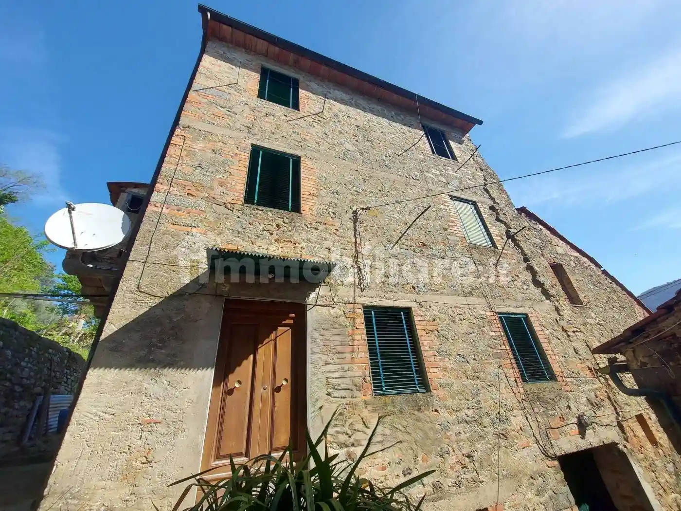 Casa indipendente in vendita a Villa Basilica