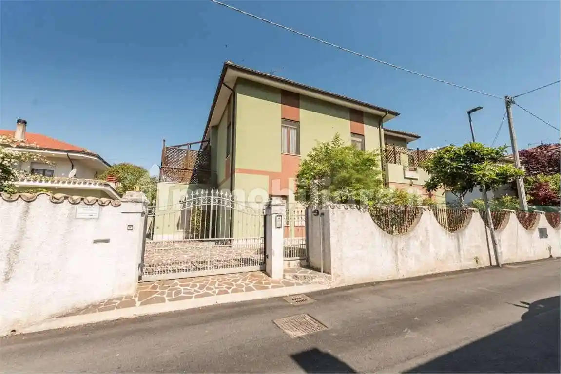 Villa in vendita a Montesilvano
