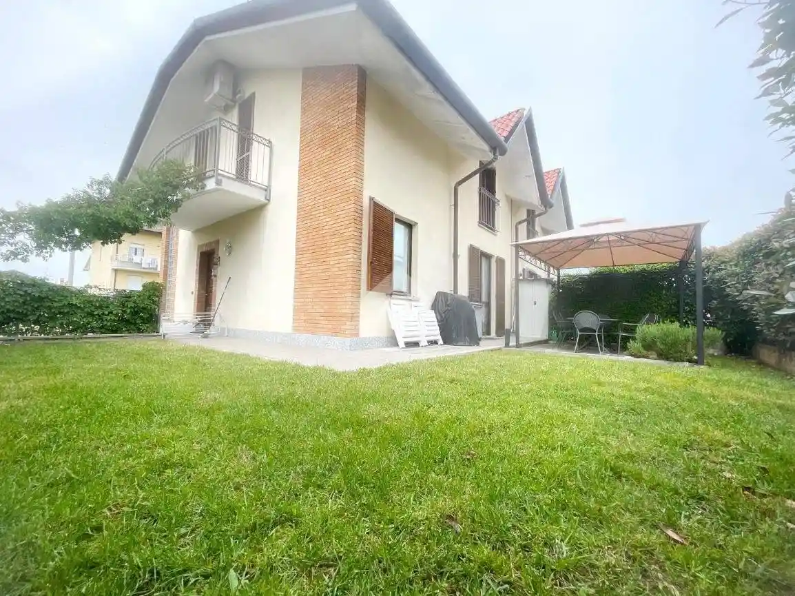 Villa in vendita a Gerenzano