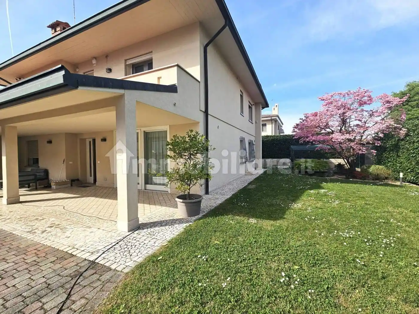 Villa in vendita a Tezze sul Brenta