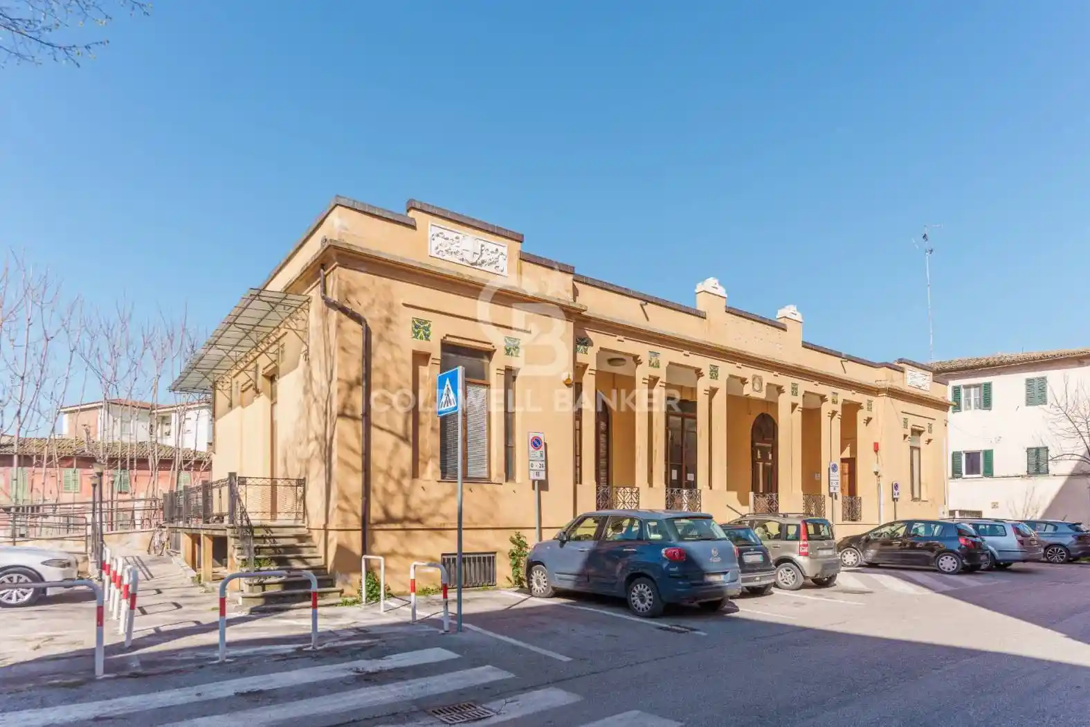 Palazzo - Edificio in vendita a Foligno