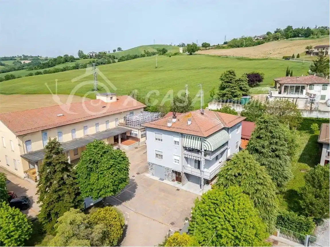 Villa in vendita a Langhirano