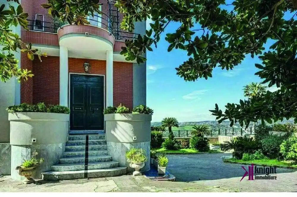 Villa in vendita a Napoli