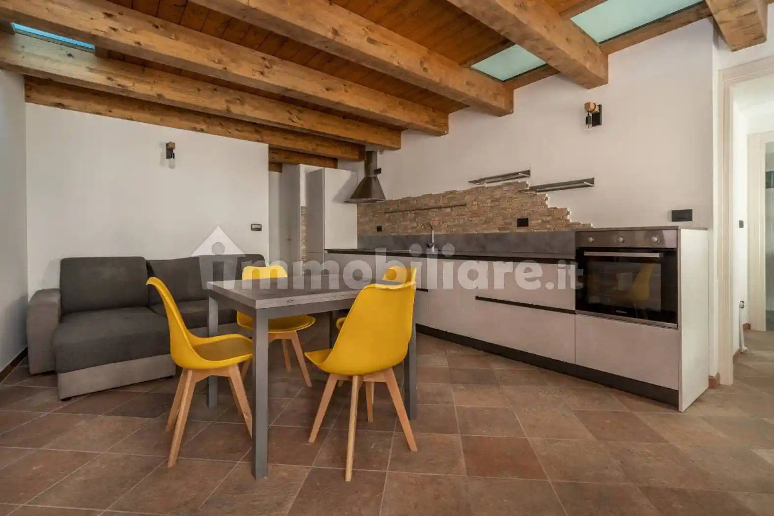 Appartamento in vendita a Rossana