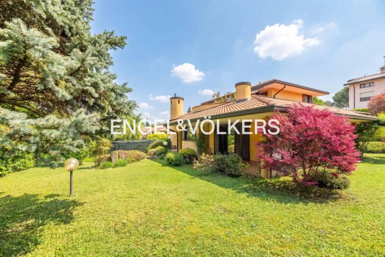 Villa in vendita a Besana in Brianza