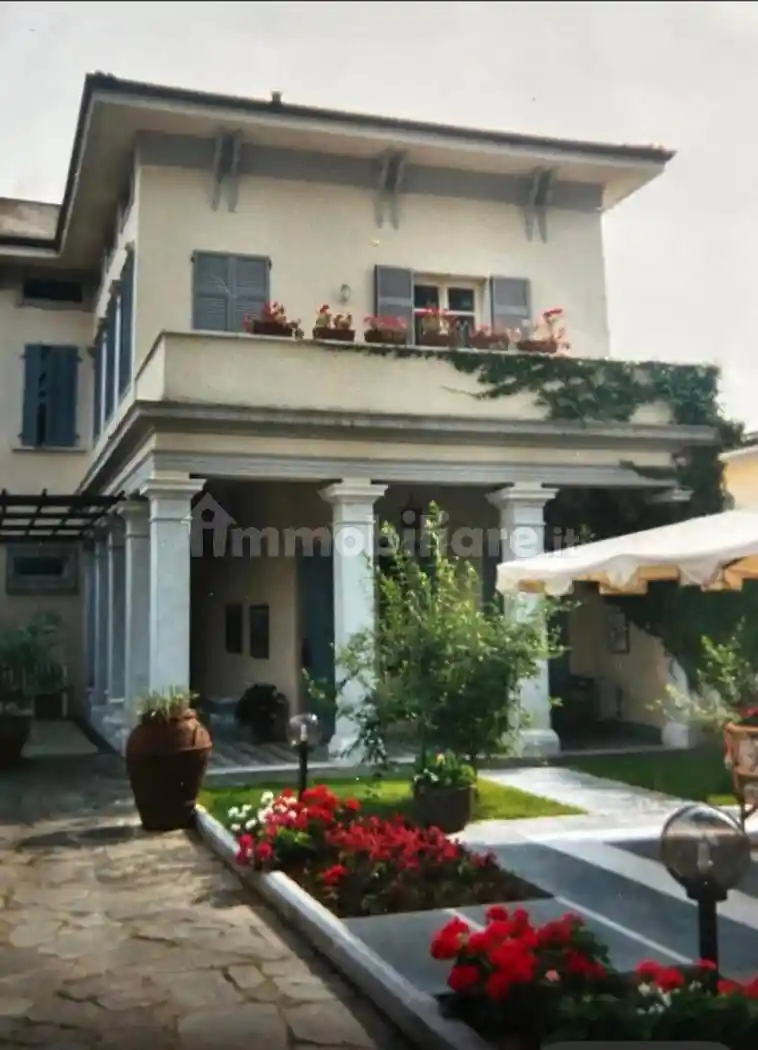 Casa indipendente in vendita a Carrara