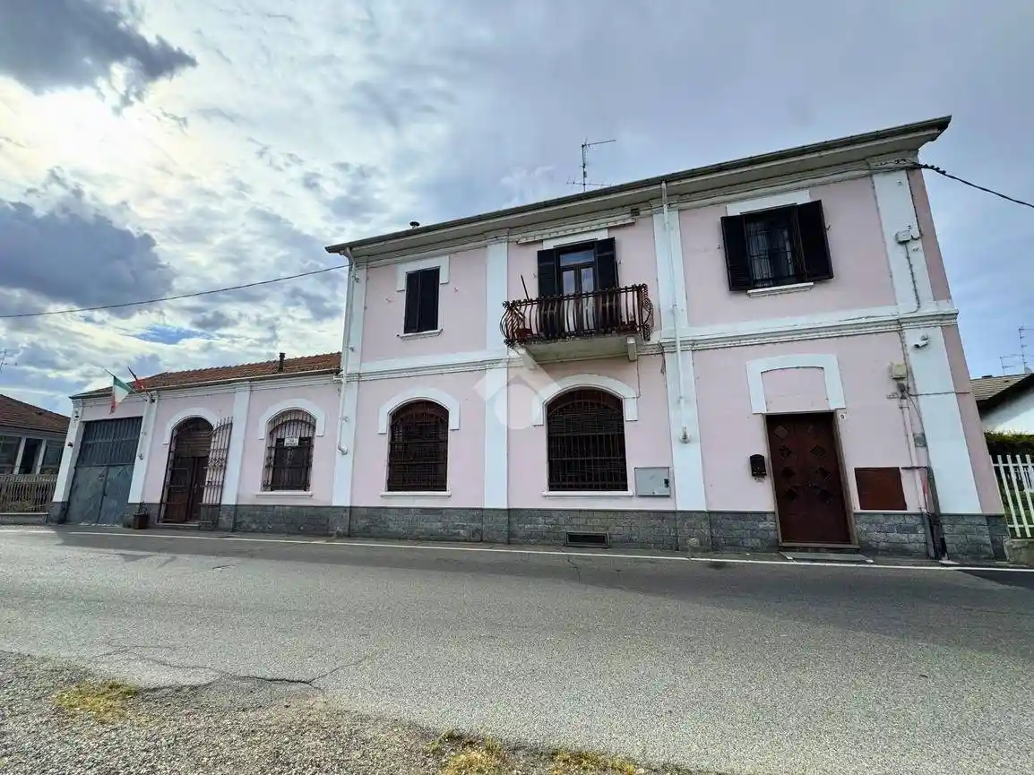 Casa indipendente in vendita a Vercelli