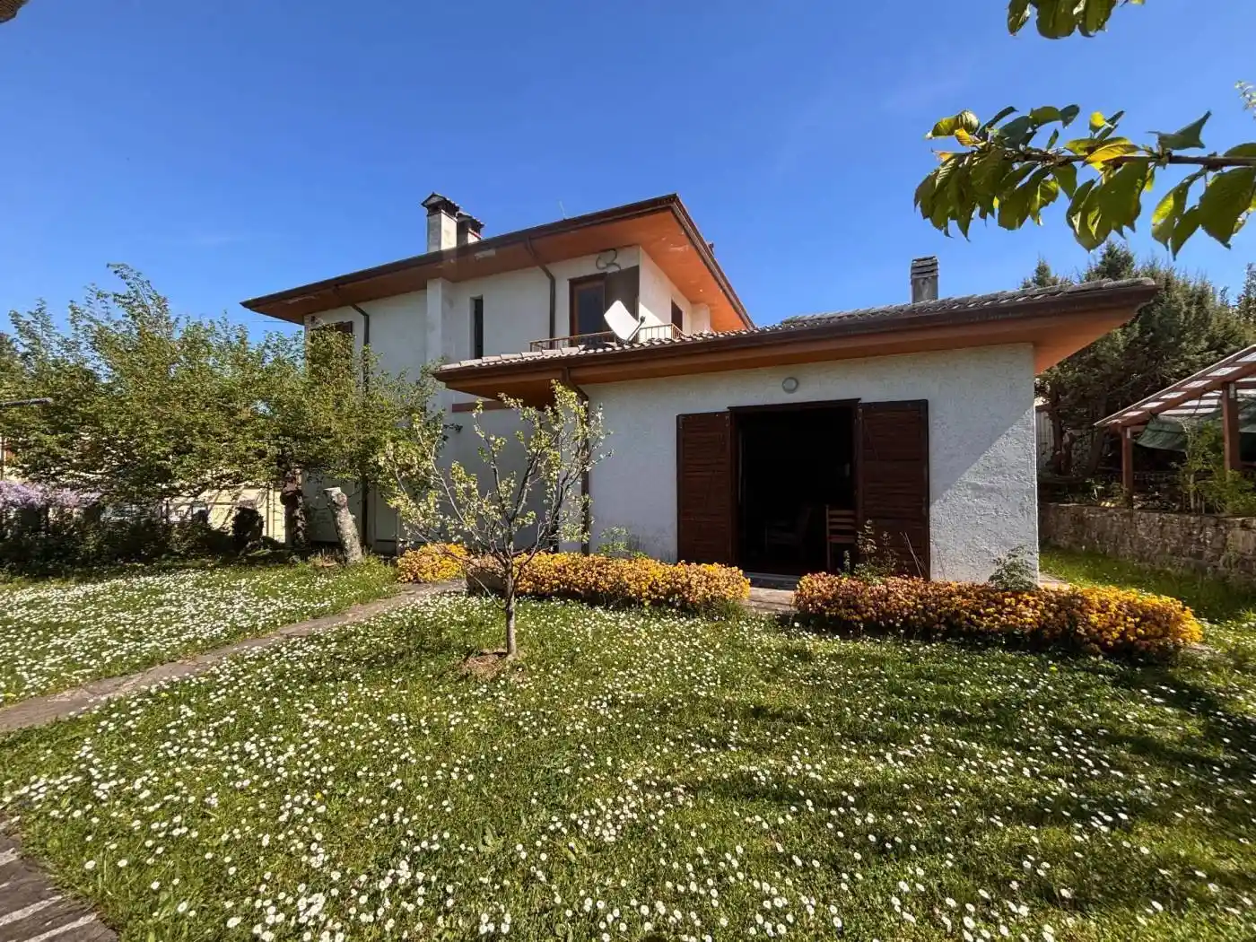 Villa in vendita a San Floriano del Collio