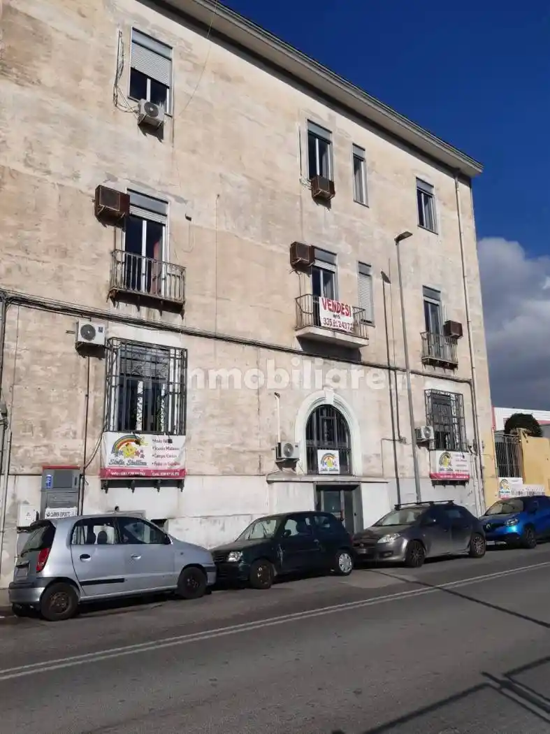 Palazzo - Edificio in vendita a Napoli