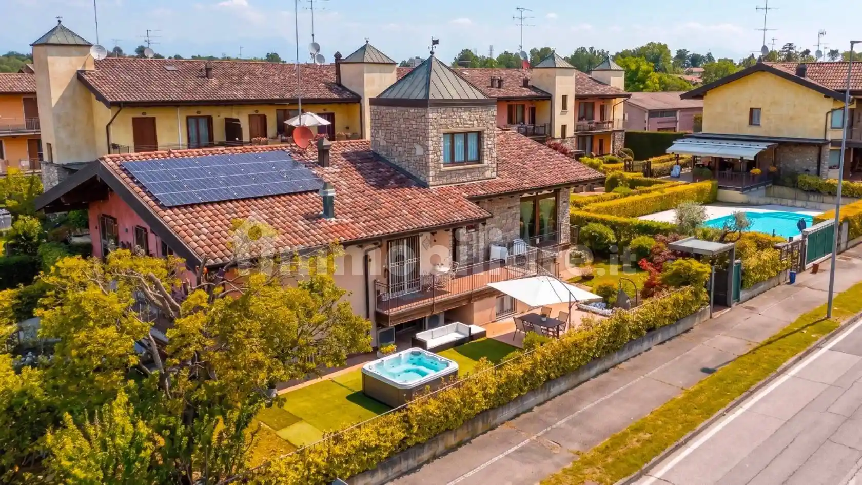 Villa in vendita a Desenzano del Garda
