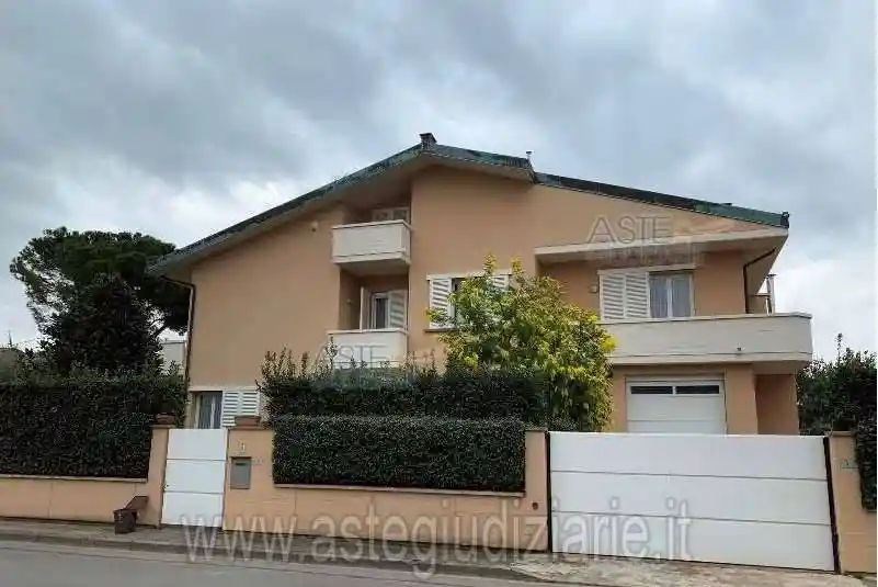 Villa in vendita a Santa Croce sull'Arno