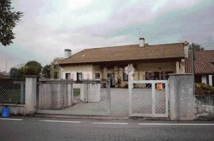 Casa indipendente in vendita a Rossano Veneto