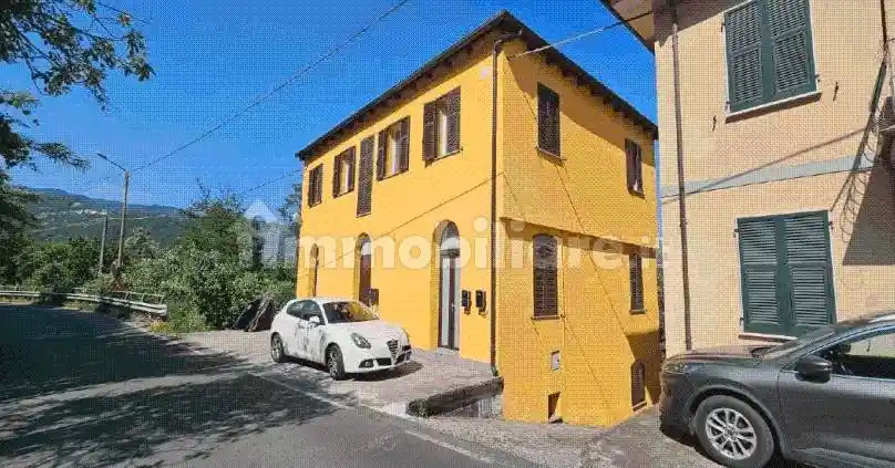 Villa in vendita a Follo