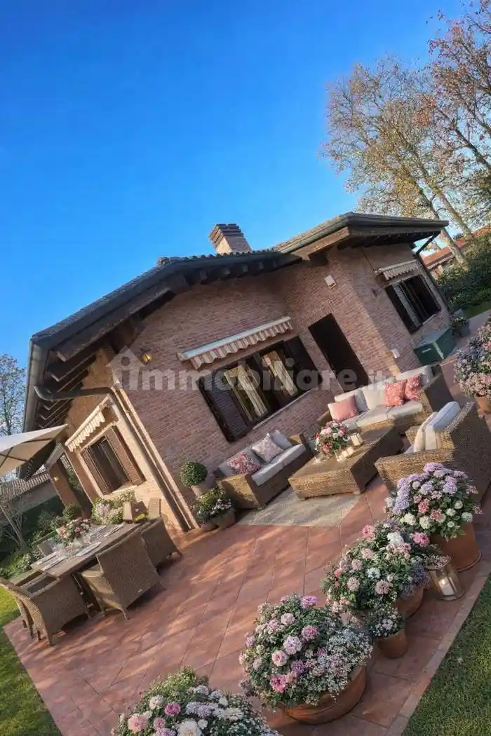 Villa in vendita a Vizzolo Predabissi