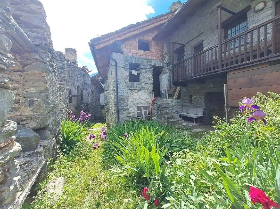 Rustico - Casale in vendita a Aymavilles