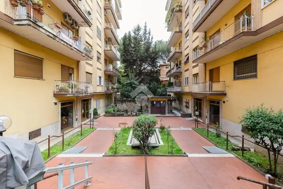Appartamento in vendita a Roma