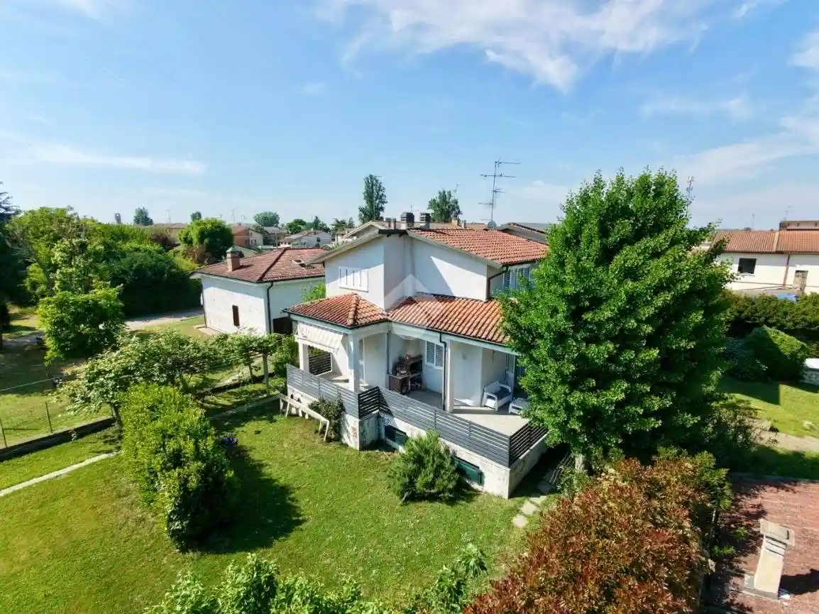 Villa in vendita a Reggiolo