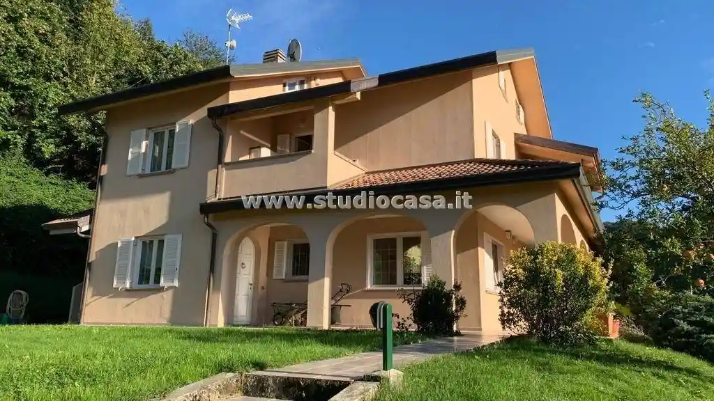 Villa in vendita a Calolziocorte