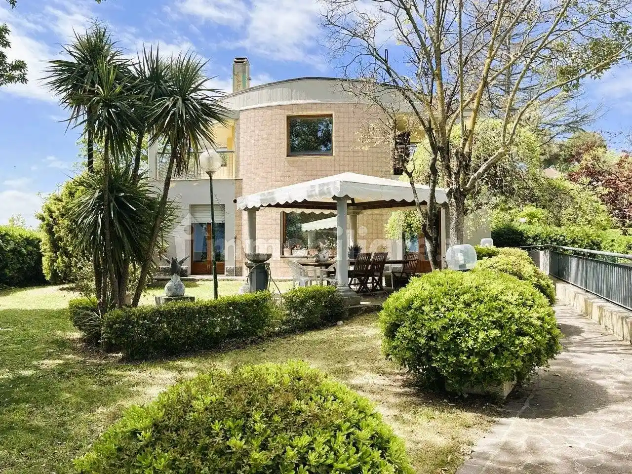 Villa in vendita a Pesaro