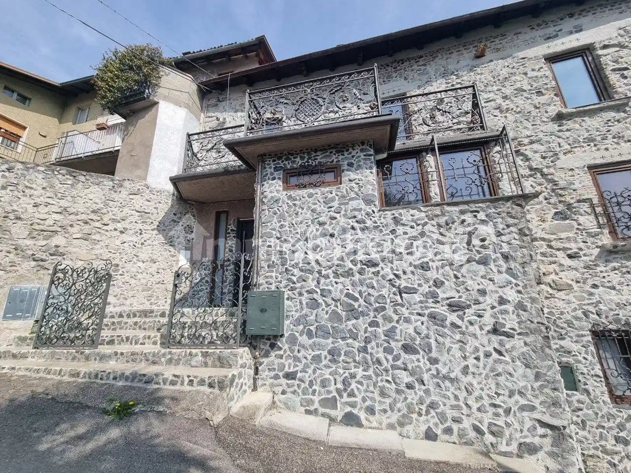 Villa in vendita a Losine