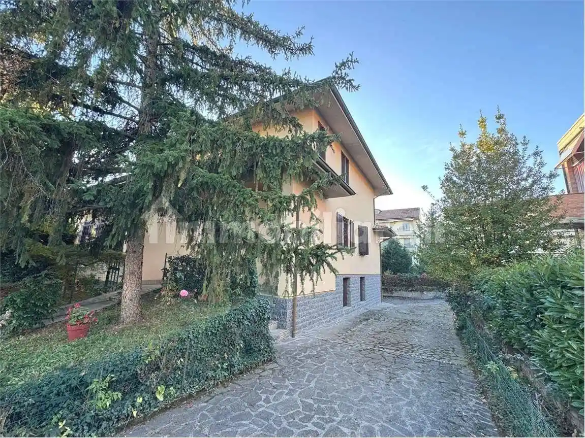Villa in vendita a Voghera