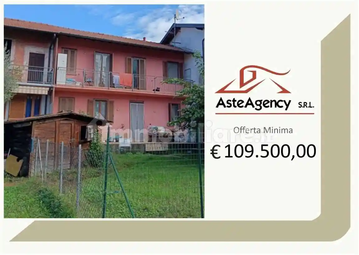 Casa indipendente in vendita a Brebbia
