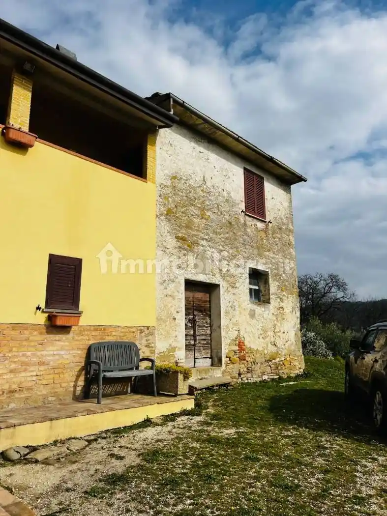 Casa indipendente in vendita a Perugia