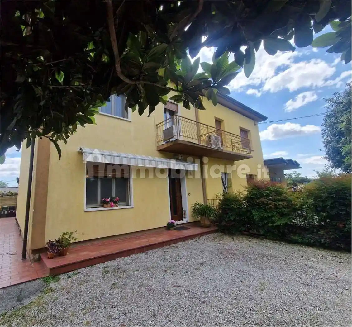 Casa indipendente in vendita a Vittorio Veneto