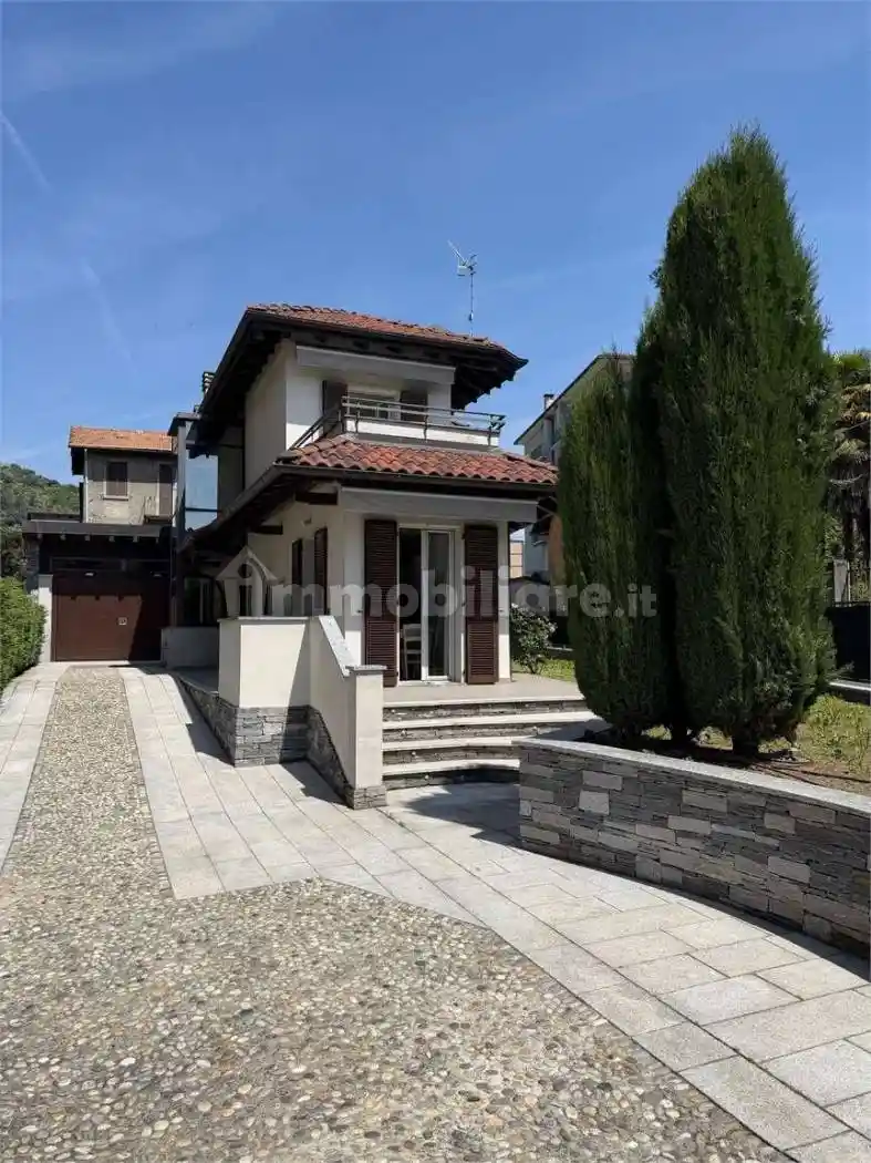 Villa in vendita a Verbania