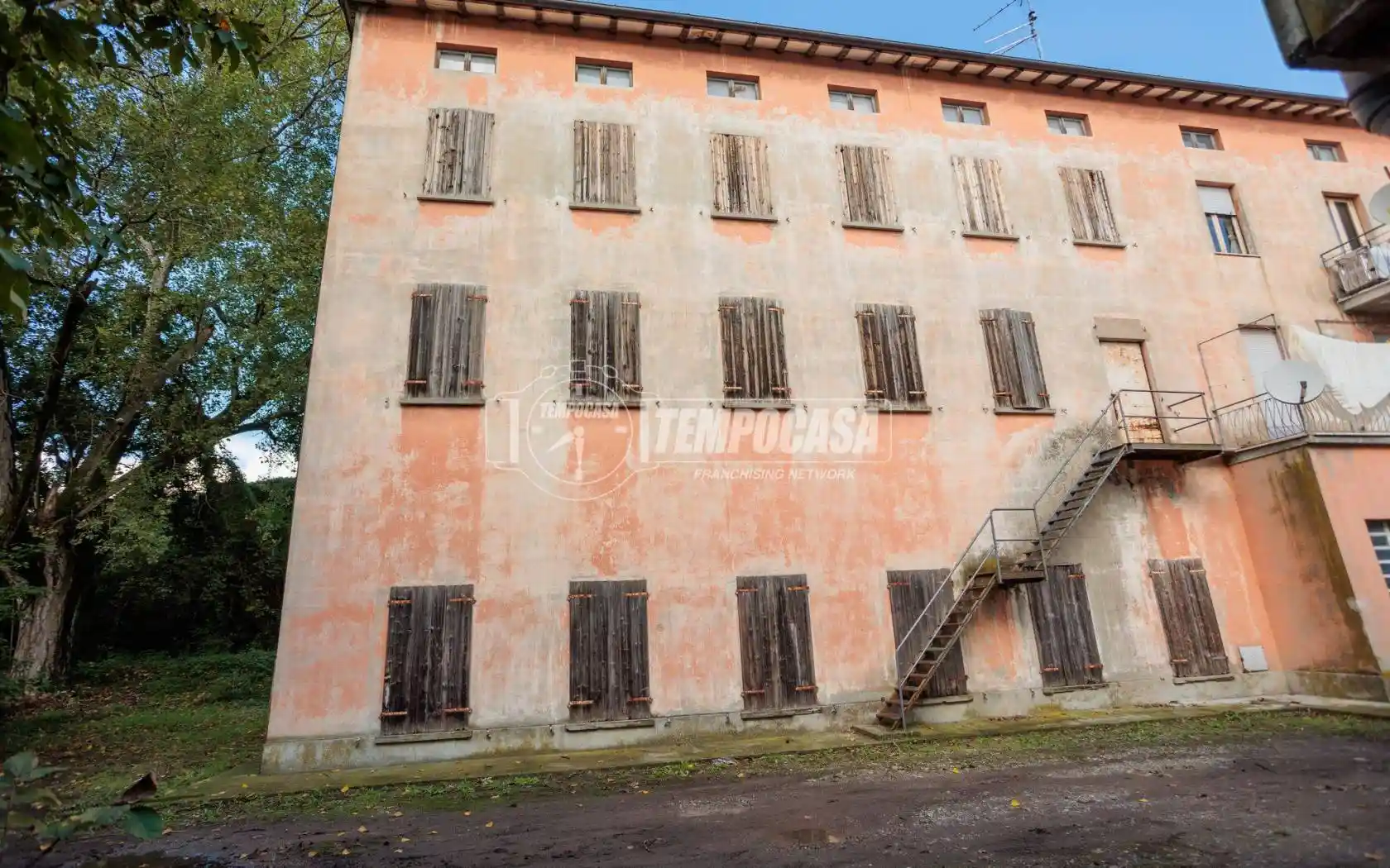 Palazzo - Edificio in vendita a Collecchio