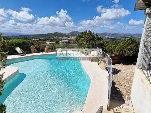 Villa in vendita a Arzachena
