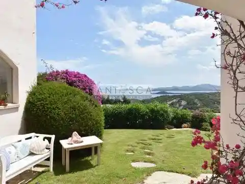 Appartamento in vendita a Arzachena