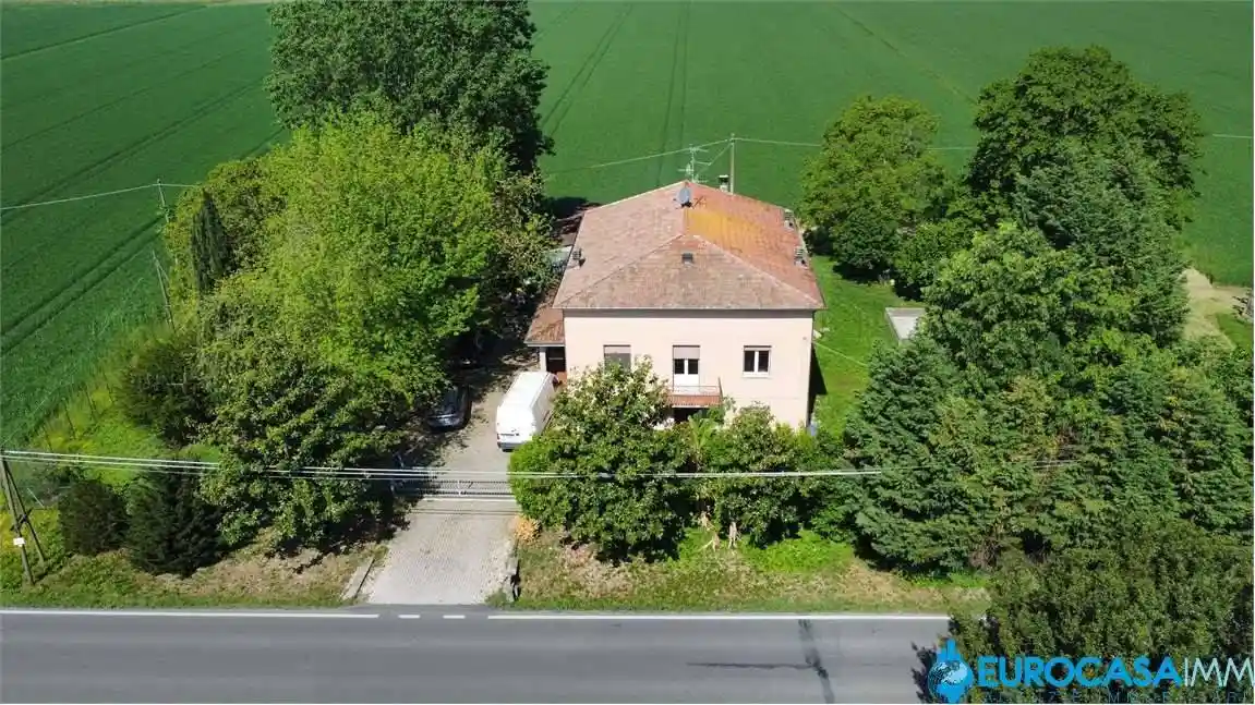 Casa indipendente in vendita a Fabbrico