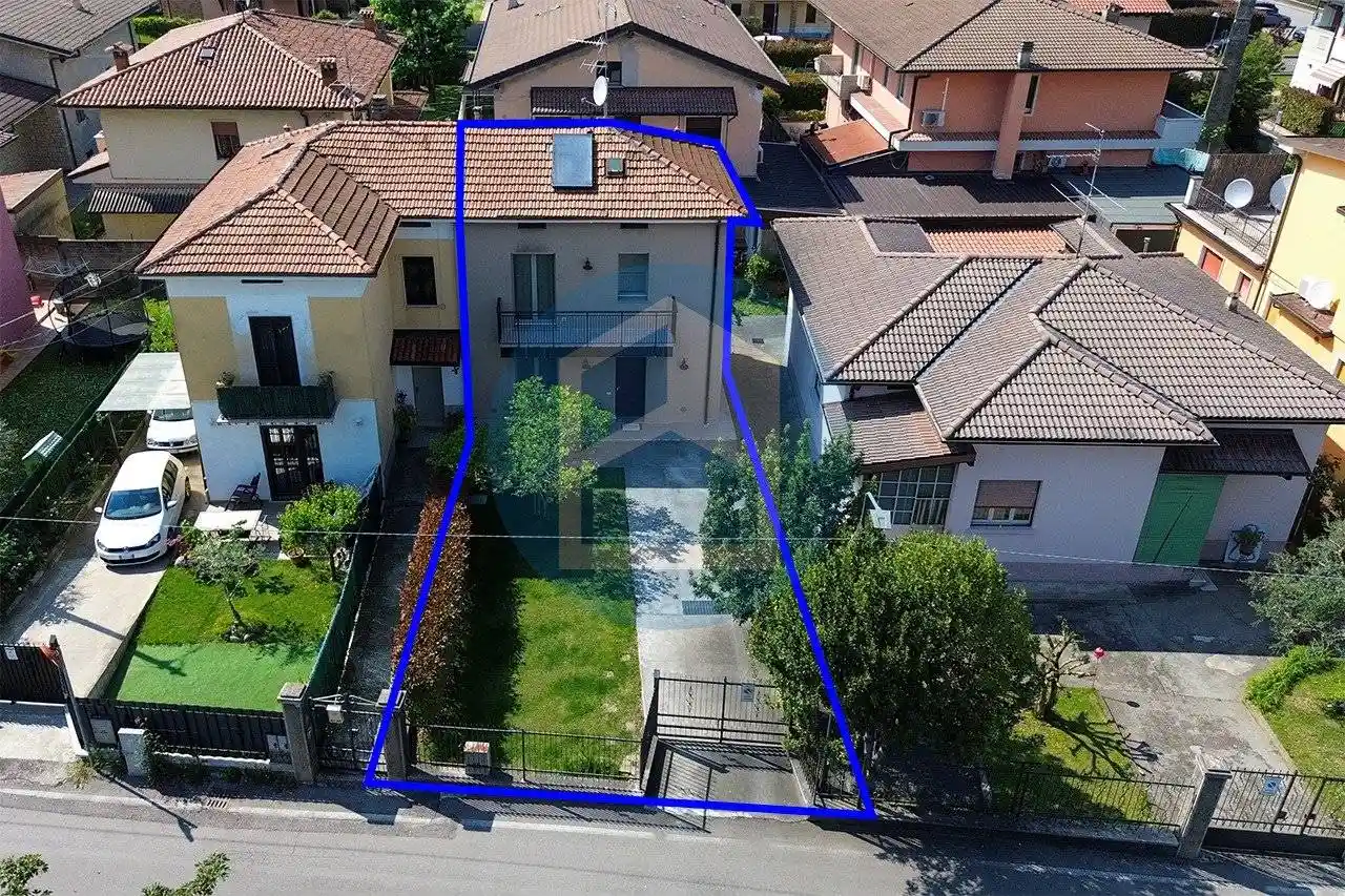 Villa in vendita a Palazzolo sull'Oglio