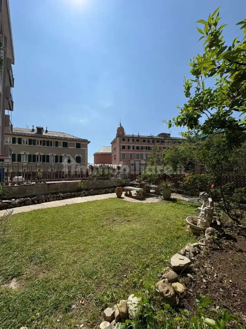 Appartamento in vendita a Genova