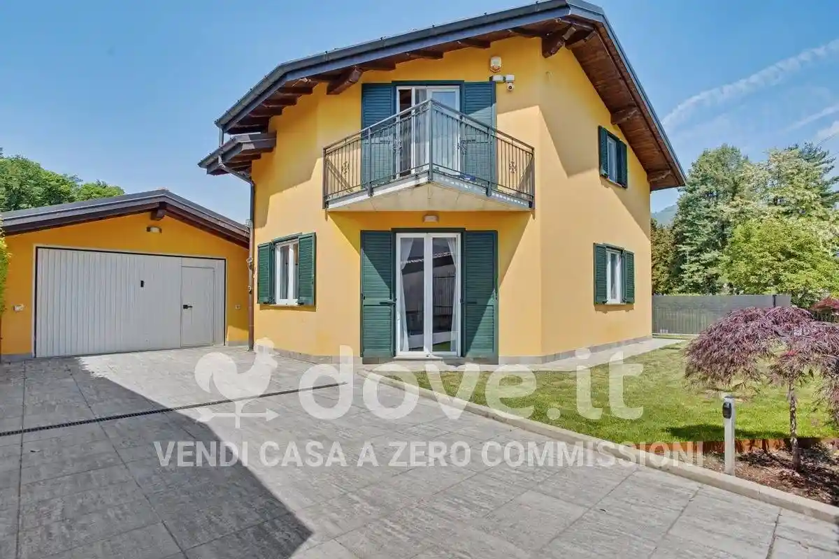 Villa in vendita a Leggiuno