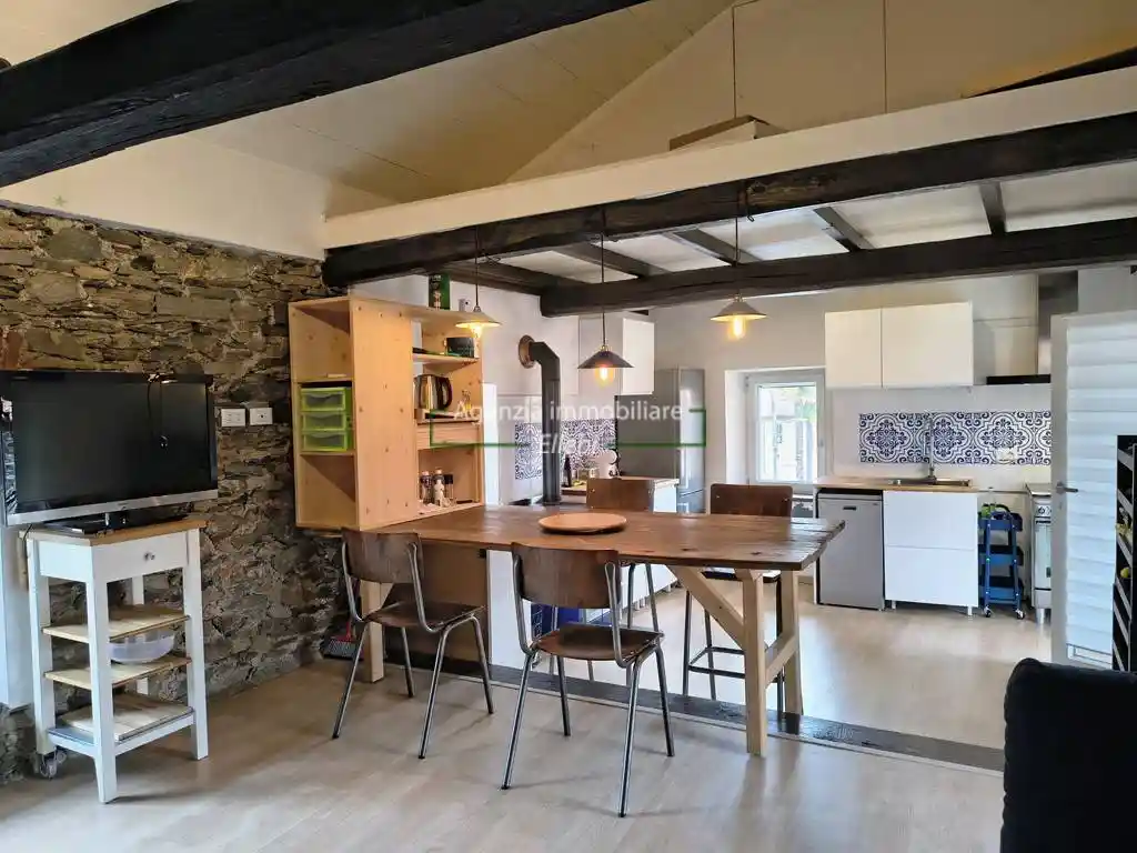 Casa indipendente in vendita a Brovello-Carpugnino