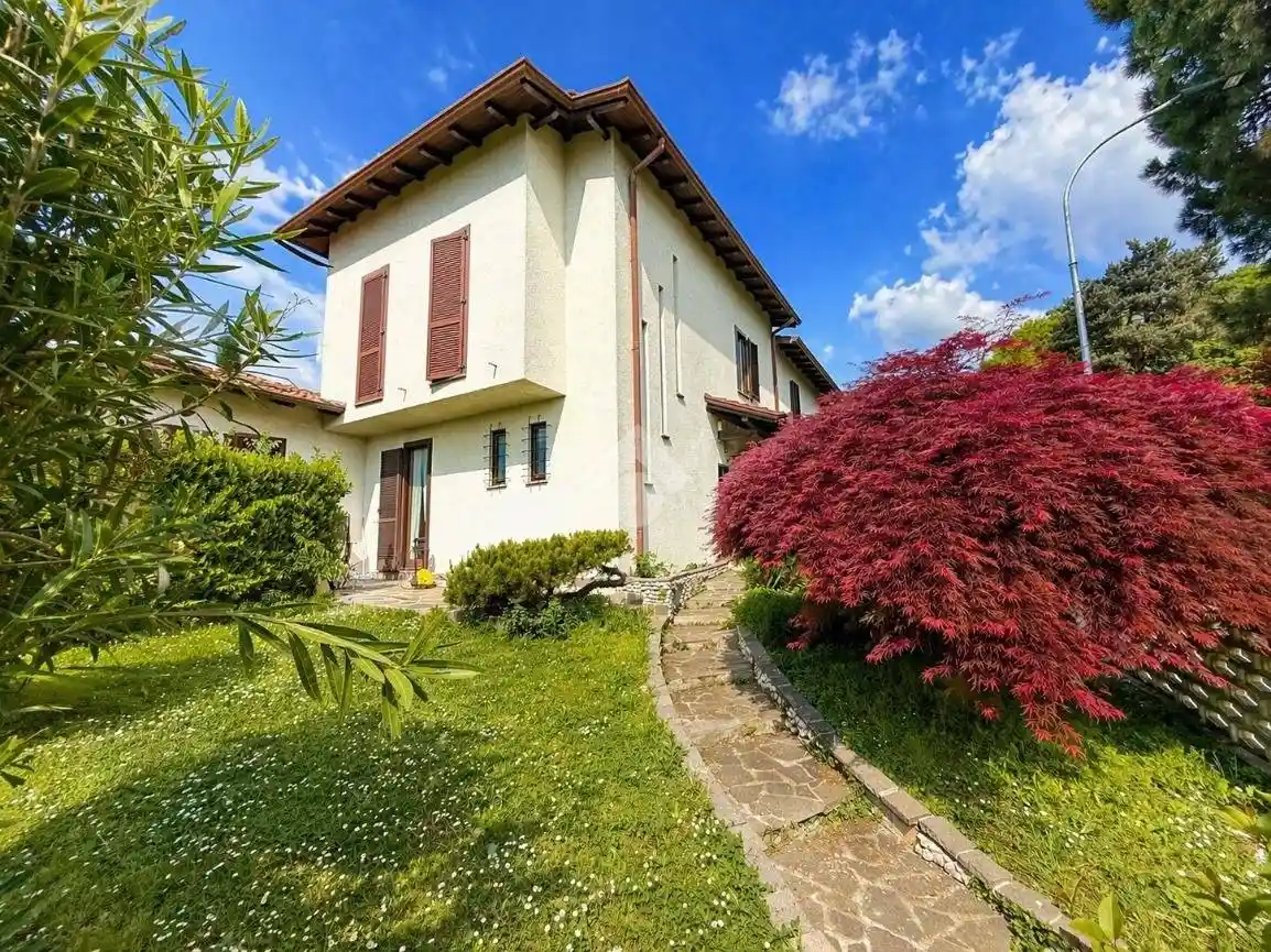 Villa in vendita a Usmate Velate