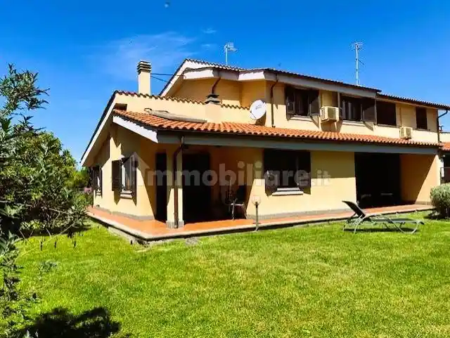 Villa in vendita a Campagnano di Roma