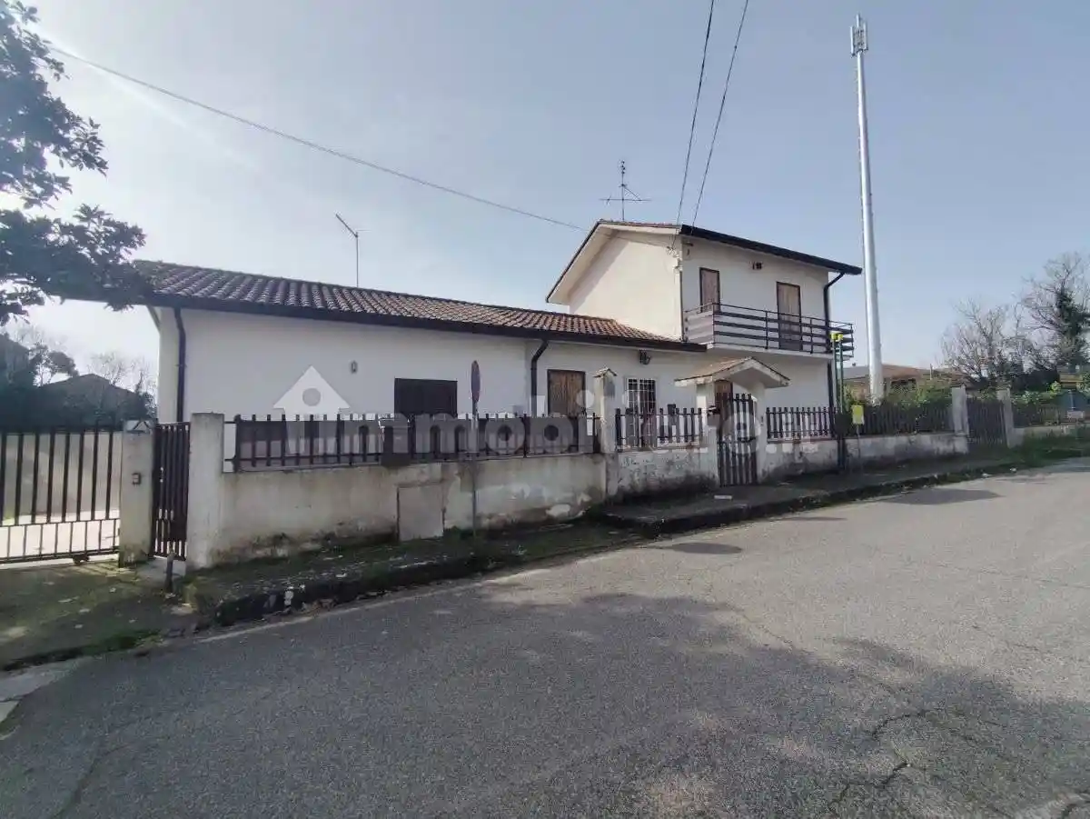 Casa indipendente in vendita a Colfelice