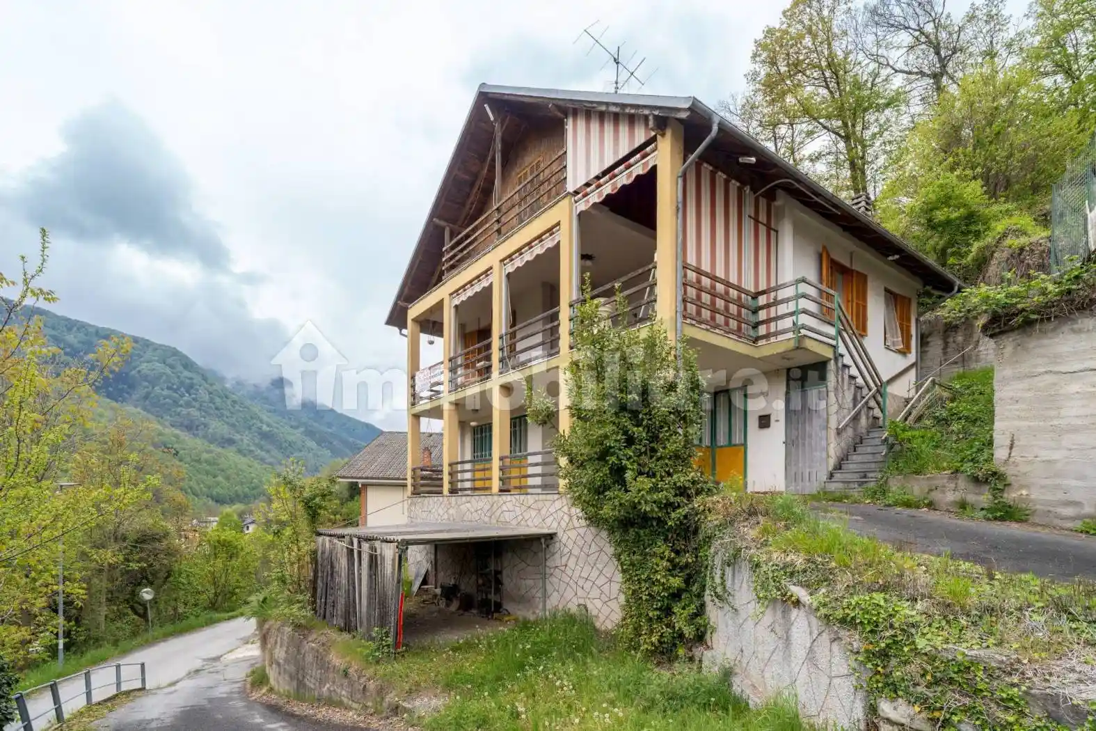 Casa indipendente in vendita a Frassino