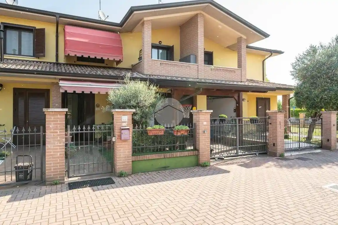 Villetta a schiera in vendita a Curtatone