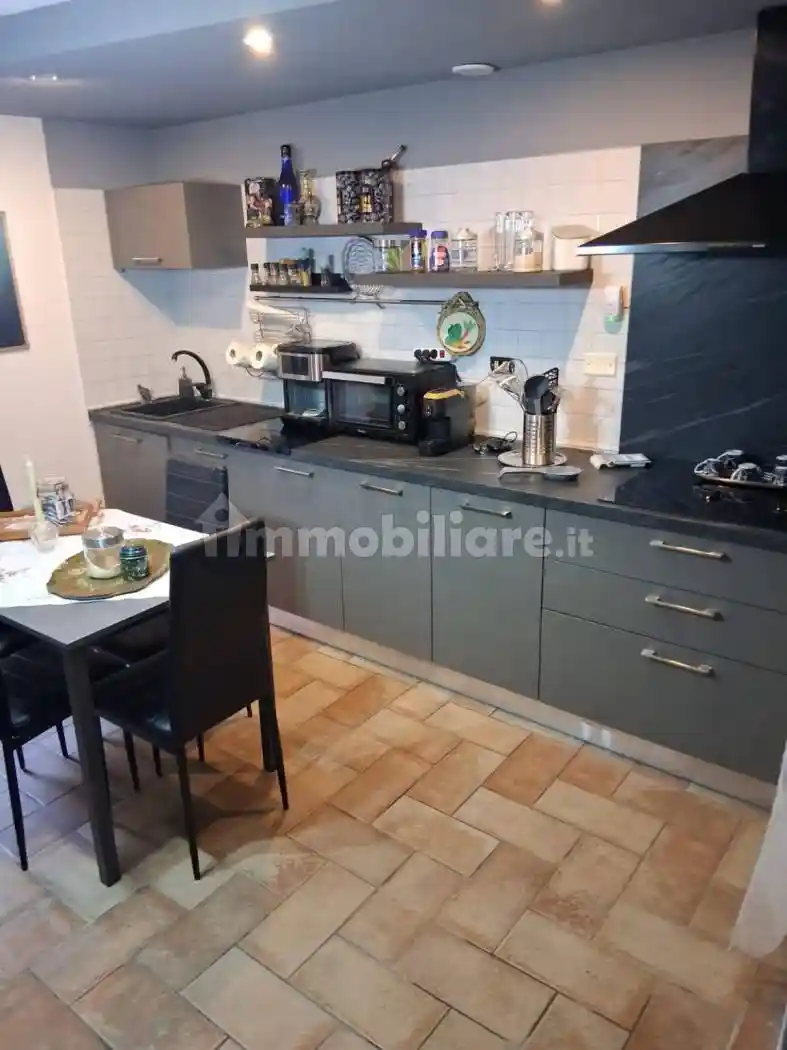 Appartamento in vendita a Carrara