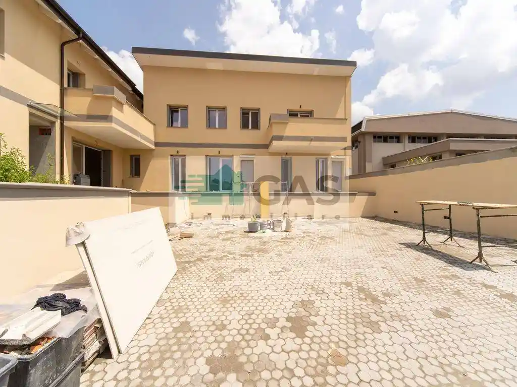 Appartamento in vendita a Verano Brianza