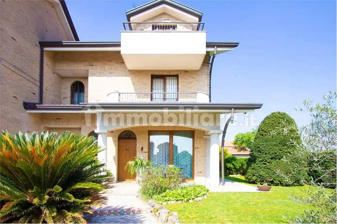 Villa in vendita a Limbiate