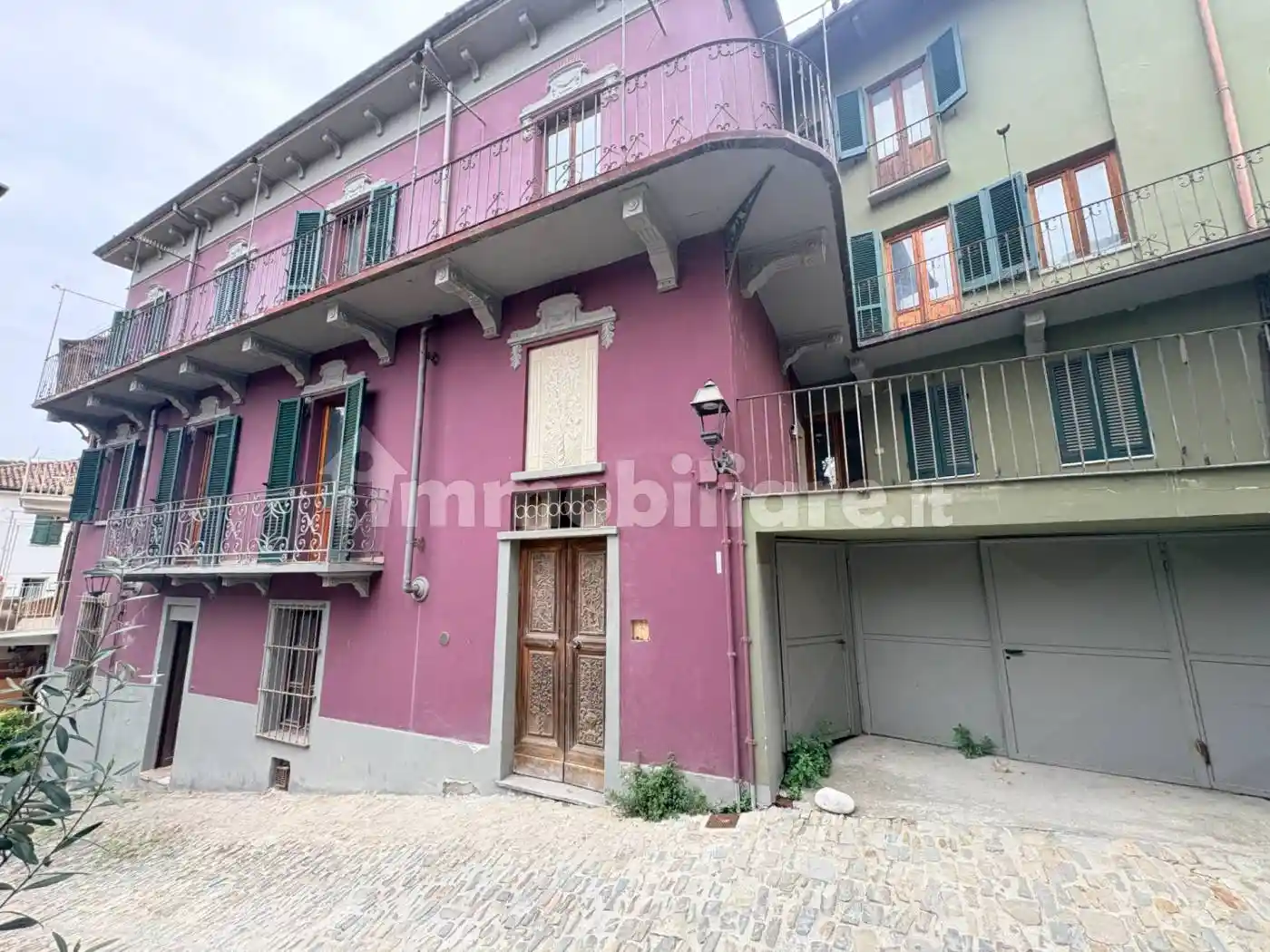 Palazzo - Edificio in vendita a Canelli