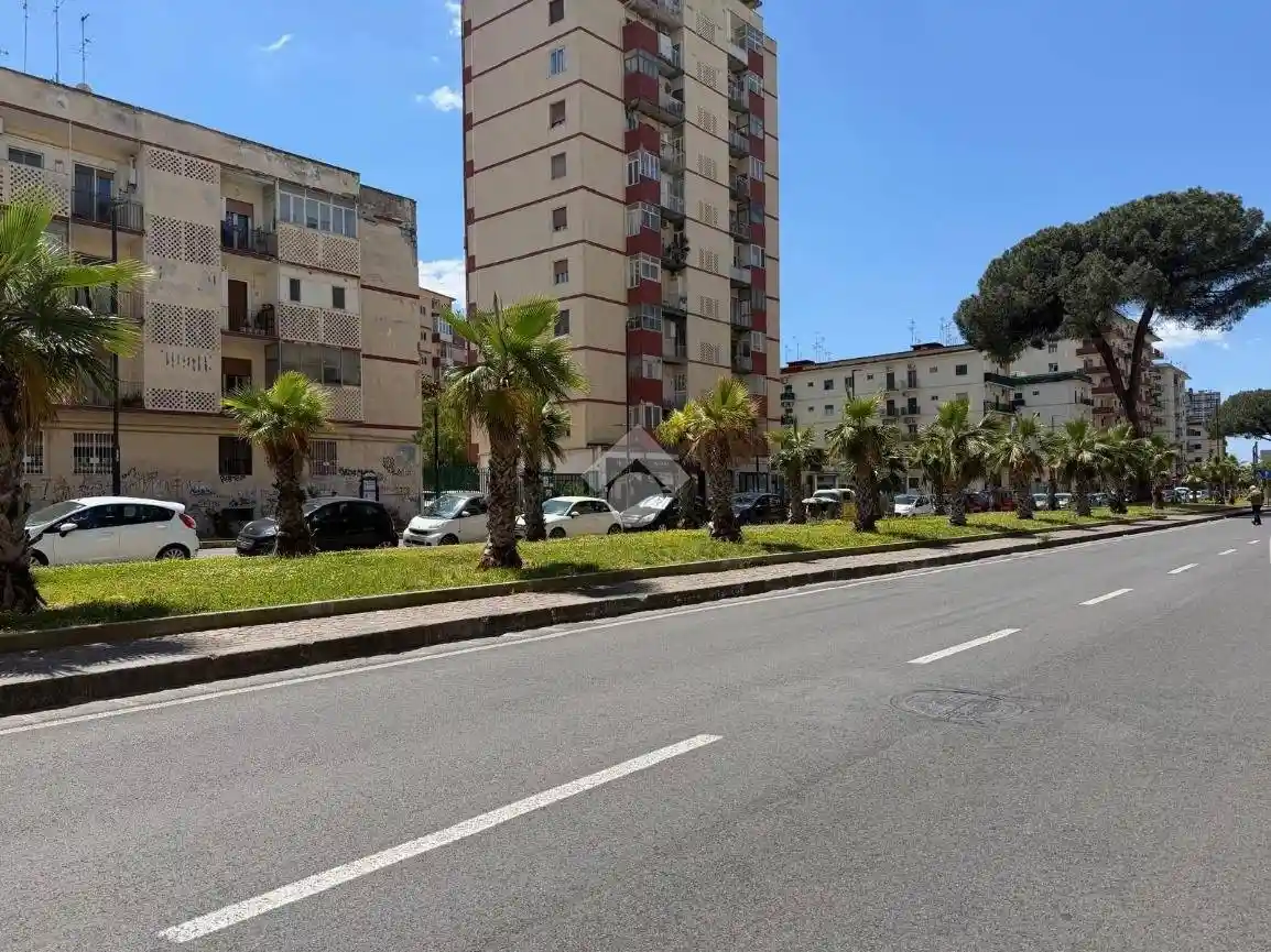 Appartamento in vendita a Napoli