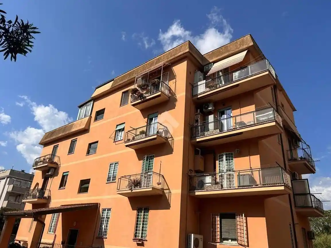 Appartamento in vendita a Roma