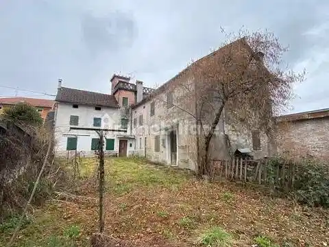 Villa in vendita a Alpago