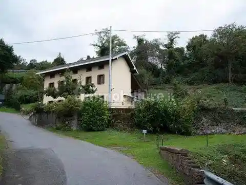Villa in vendita a Ponte nelle Alpi